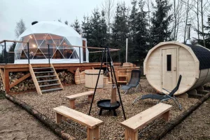 Romantický glamping s wellness a adrenalinem v Krkonoších - foto 01