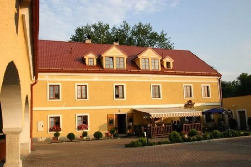 Romantický pobyt na statku Stein — dvoudenní wellness pro dva + pětichodová večeře při svíčkách - foto 04