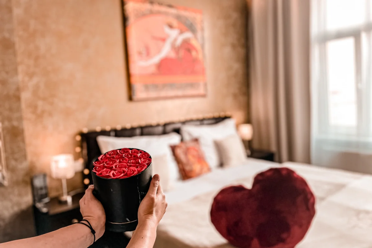 Romantický pobyt s degustační večeří v luxusním Alfons Boutique Hotel**** v Praze pro dva - foto 04