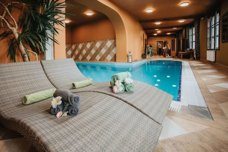 Romantický pobyt se snídaní v kouzelném Českém Krumlově ve stylovém Hotelu Růže pro 2 osoby - foto 03