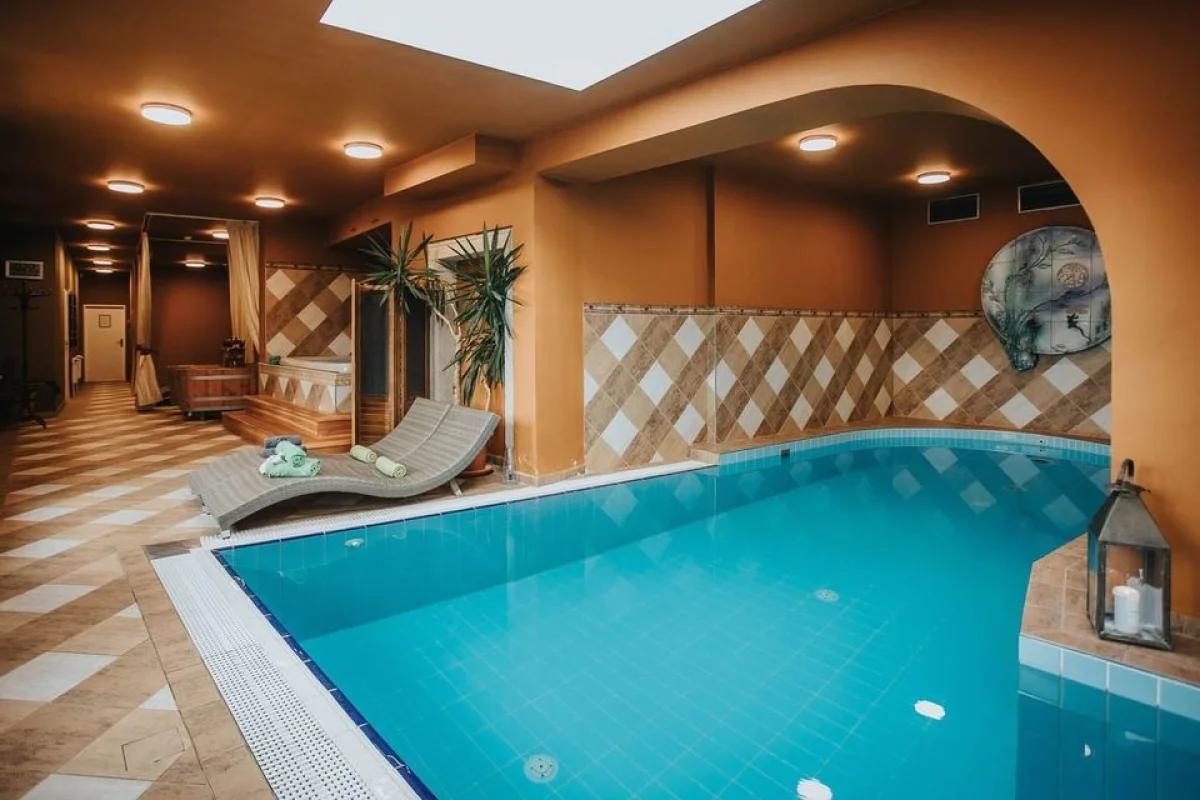 Romantický pobyt se snídaní v kouzelném Českém Krumlově ve stylovém Hotelu Růže pro 2 osoby - foto 04