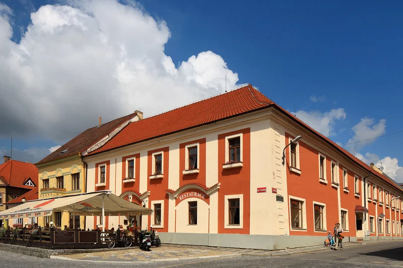 Romantický pobyt v Bechyni s tříchodovou večeří a sektem na pokoji - foto 03
