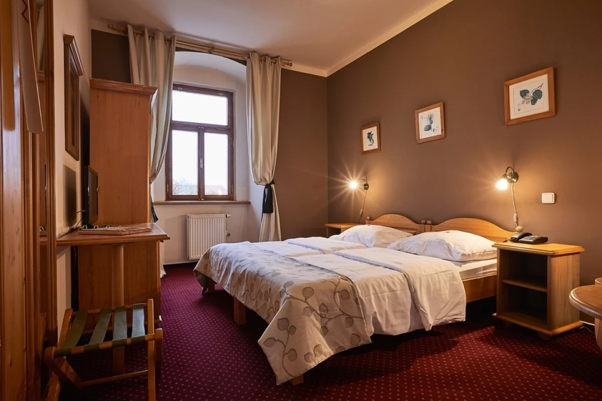 Romantický pobyt v kouzelné Bechyni s návštěvou sauny, polopenzí a lahví sektu - foto 02