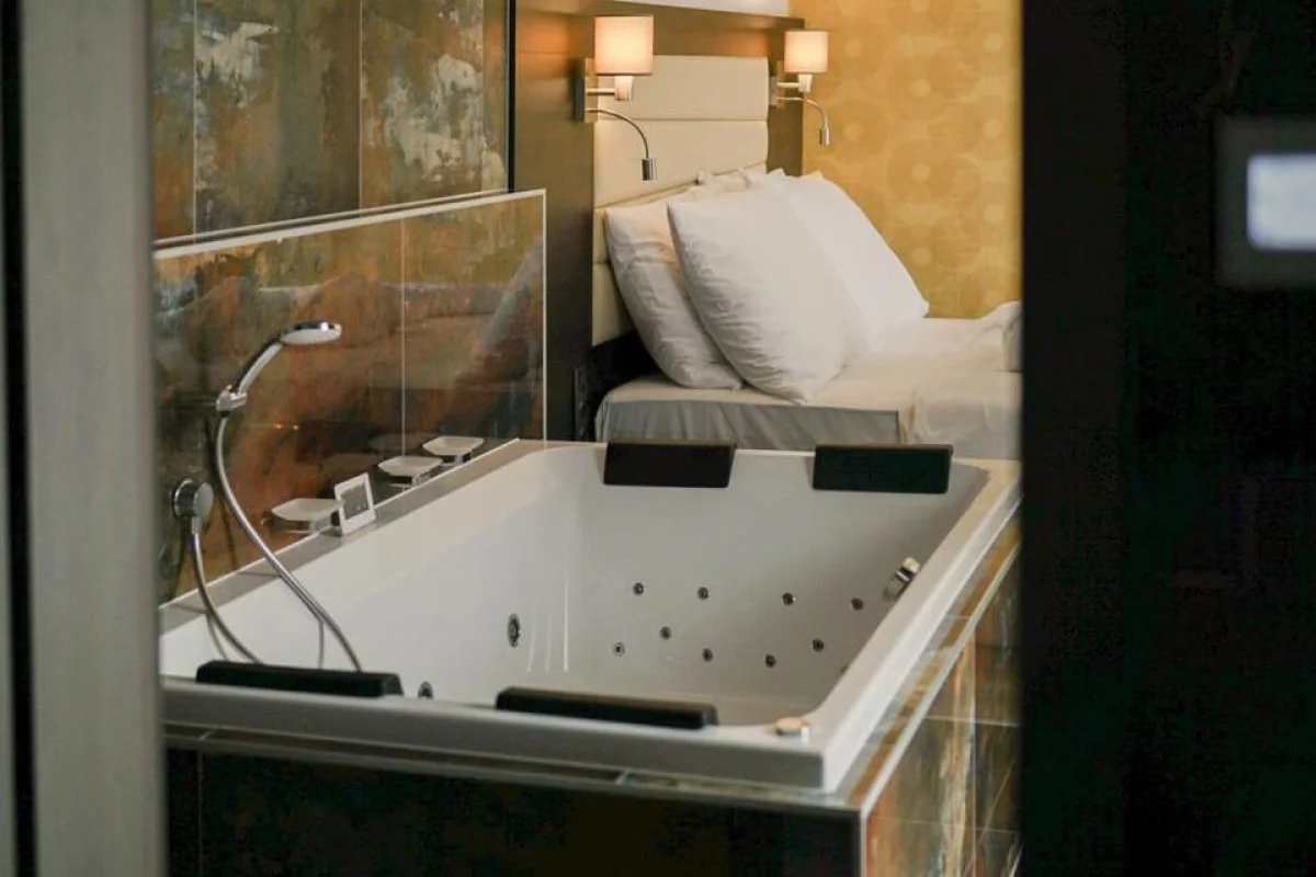 Romantický pobyt v luxusním soukromém wellness studiu v Hotelu Slunný dvůr - foto 05
