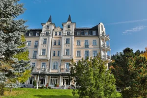 Romantický wellness pobyt v Mariánských Lázních s polopenzí - foto 02