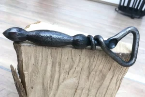 Ručně kovaný otvírák - foto 01