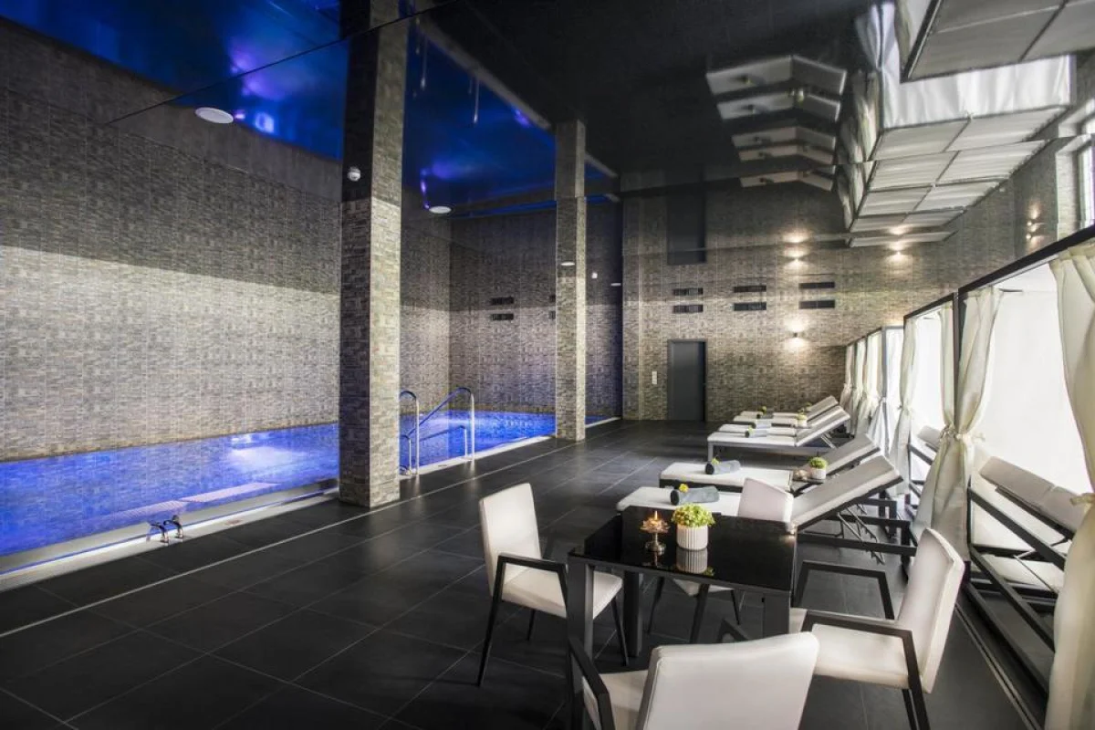 Senzační pobyt pro dámy na zámku Šanov s wellness, polopenzí a neomezenou konzumací vína i prosecca - foto 05