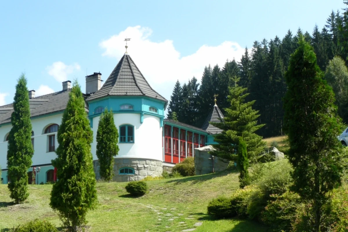 Senzační pobyt se snídaní, vířivkou a masáží v zámeckém Hotelu Zlatý orel Ostravice pro 2 osoby na 2 noci - foto 04
