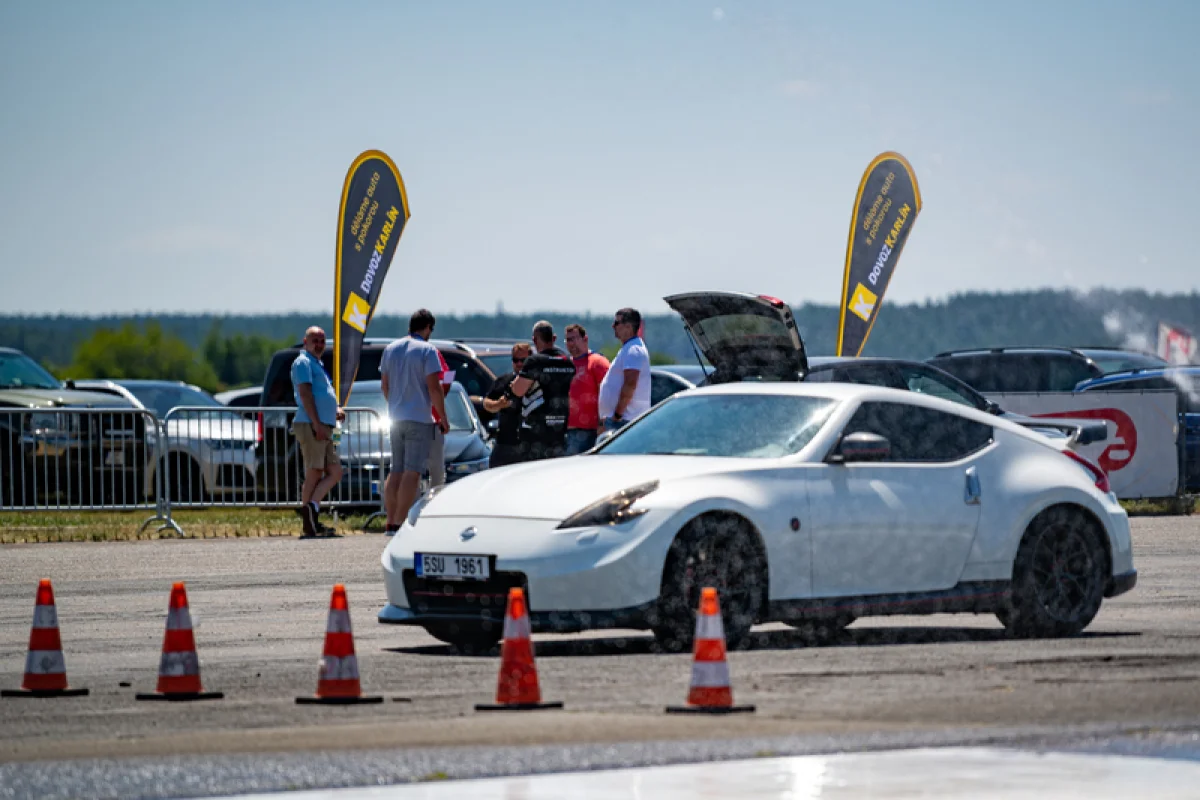 Škola smyku v Nissanu 370Z Nismo - foto 06