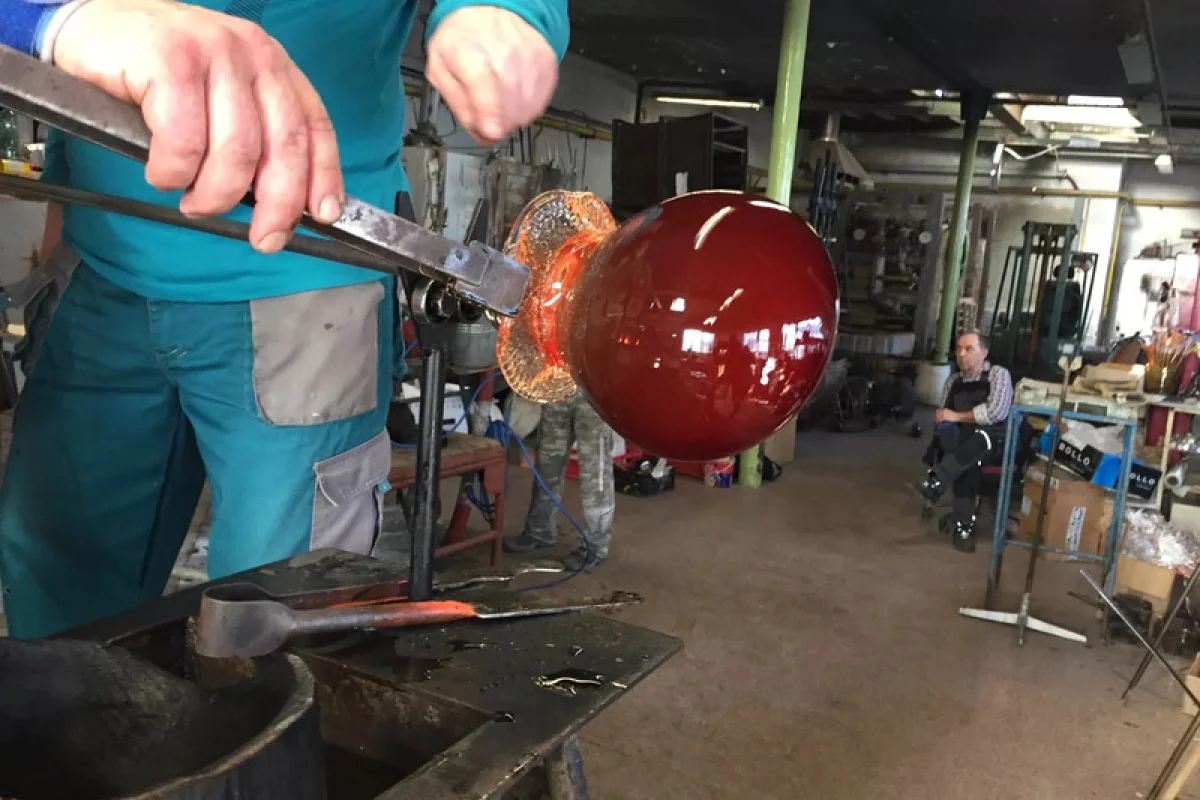 Soukromá prohlídka sklářské hutě v Kamenickém Šenově - foto 03