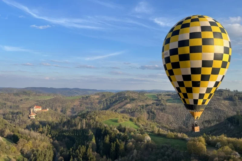 Soukromý rodinný vyhlídkový let balónem - foto 02