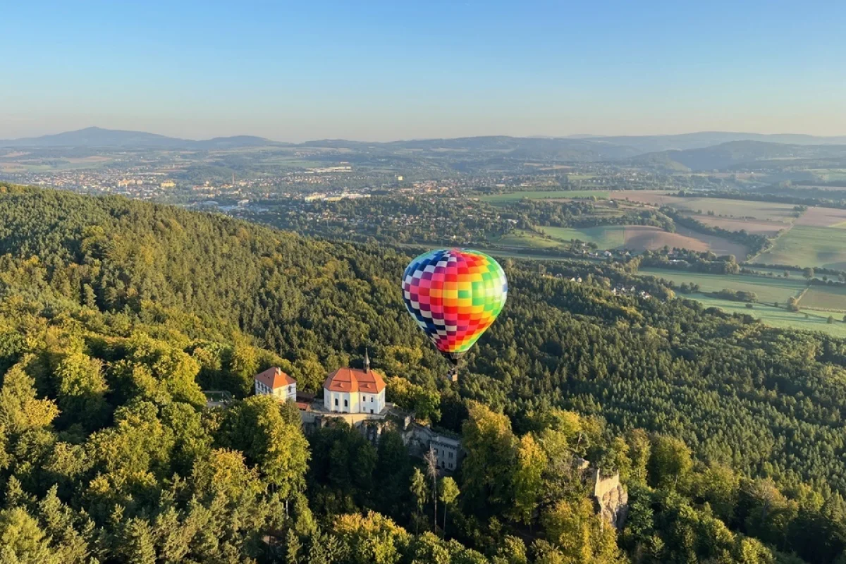 Soukromý rodinný vyhlídkový let balónem - foto 05