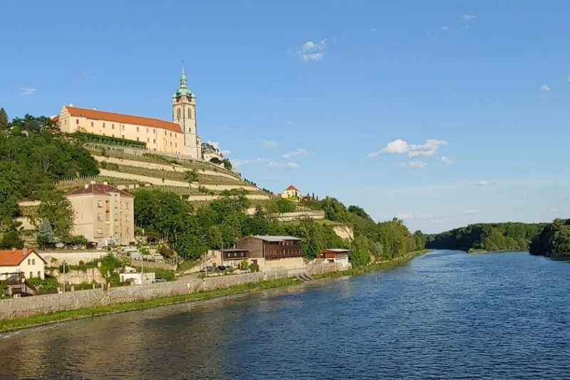 Staňte se lodníkem na Labi - plavba s kurzem řízení obytné lodi a certifikátem lodníka pro 2 osoby - foto 02