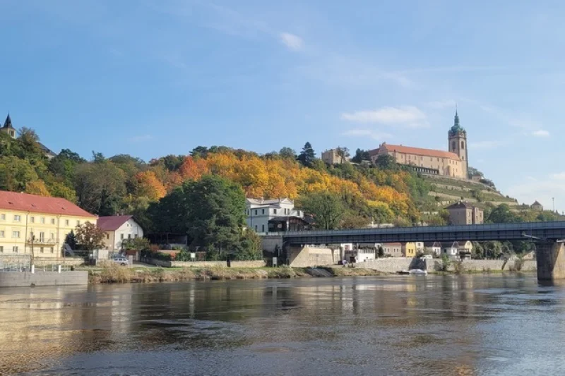 Staňte se lodníkem na Labi - plavba s kurzem řízení obytné lodi a certifikátem lodníka pro 2 osoby - foto 03