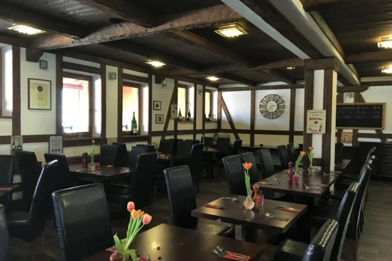 Stylové ubytování v originálním dřevěném sudu pro dva včetně snídaně - foto 02