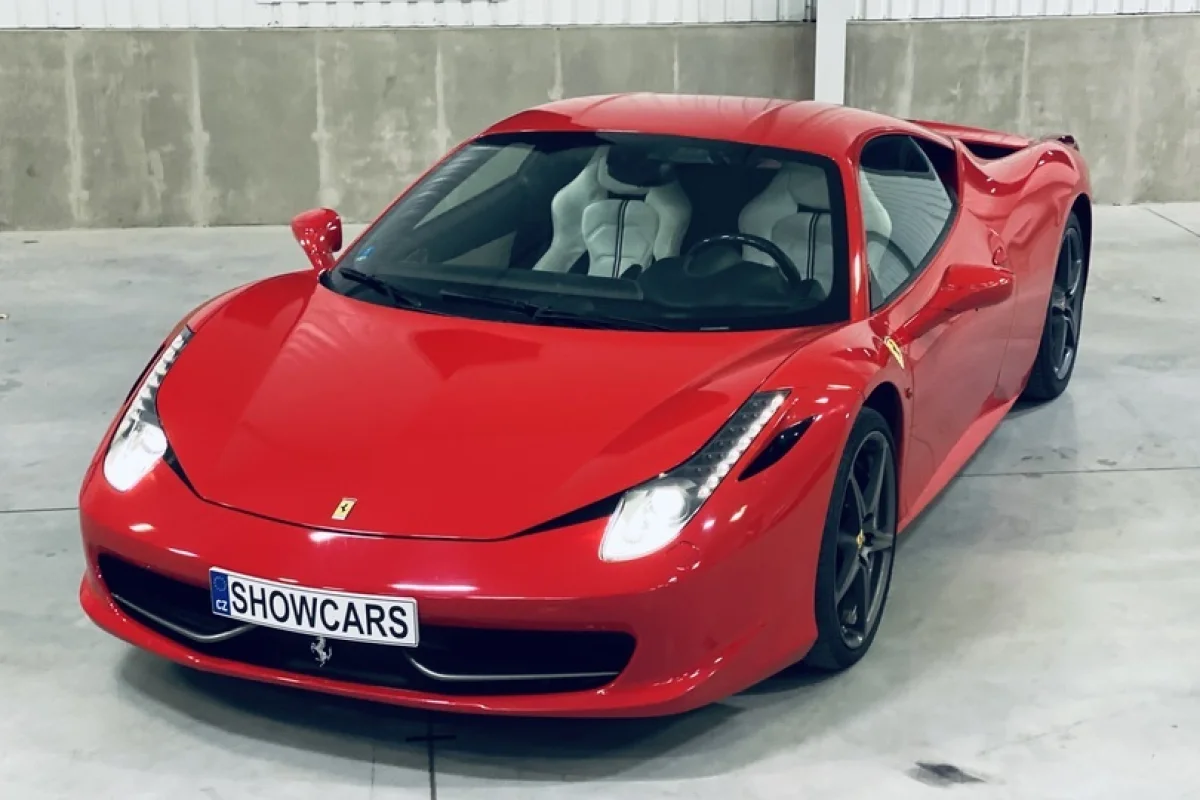 Super jízda: Ferrari 458 Italia vs. Lamborghini Huracán v Praze - foto 04