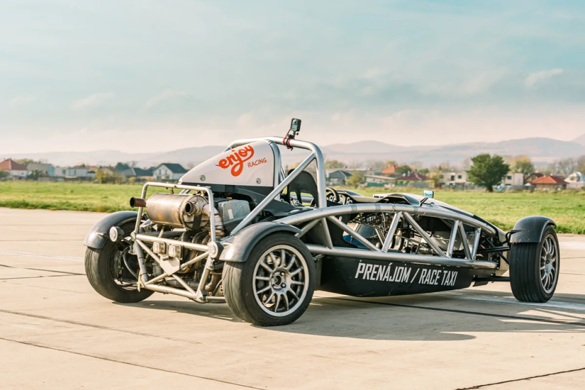 Superjízda pro dva - řízení formule F4 vs. spolujízda v Ariel Atom 3.5 - foto 05