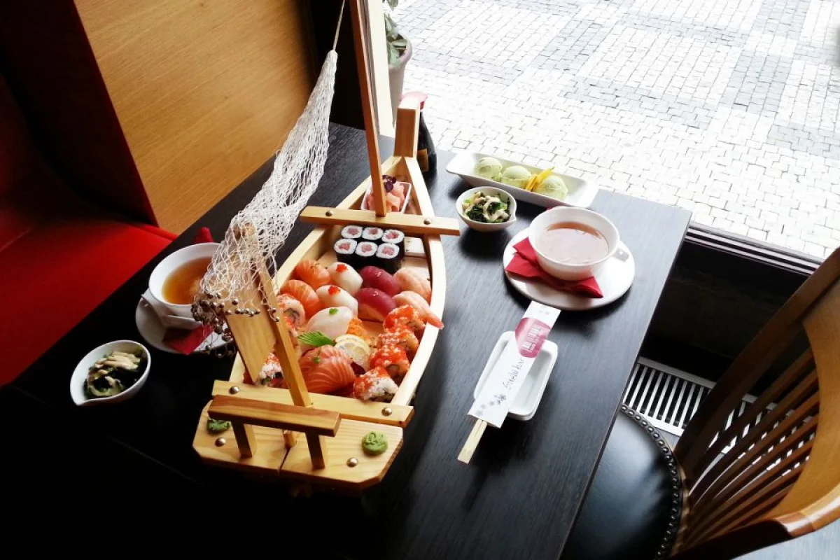Sushi bar Made in Japan - degustační menu pro dva - foto 02