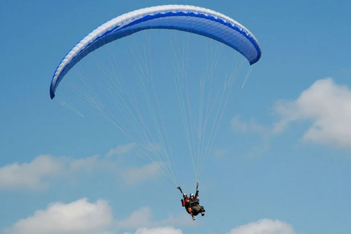 Tandem paragliding po celé ČR jako dárek - foto 03
