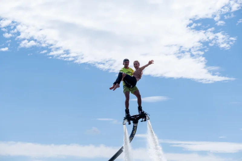 Tandemový flyboardový let plný adrenalinu s profesionály z FlyboardShow - foto 02