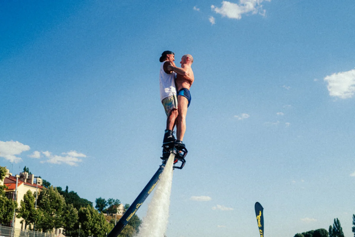 Tandemový flyboardový let plný adrenalinu s profesionály z FlyboardShow - foto 05