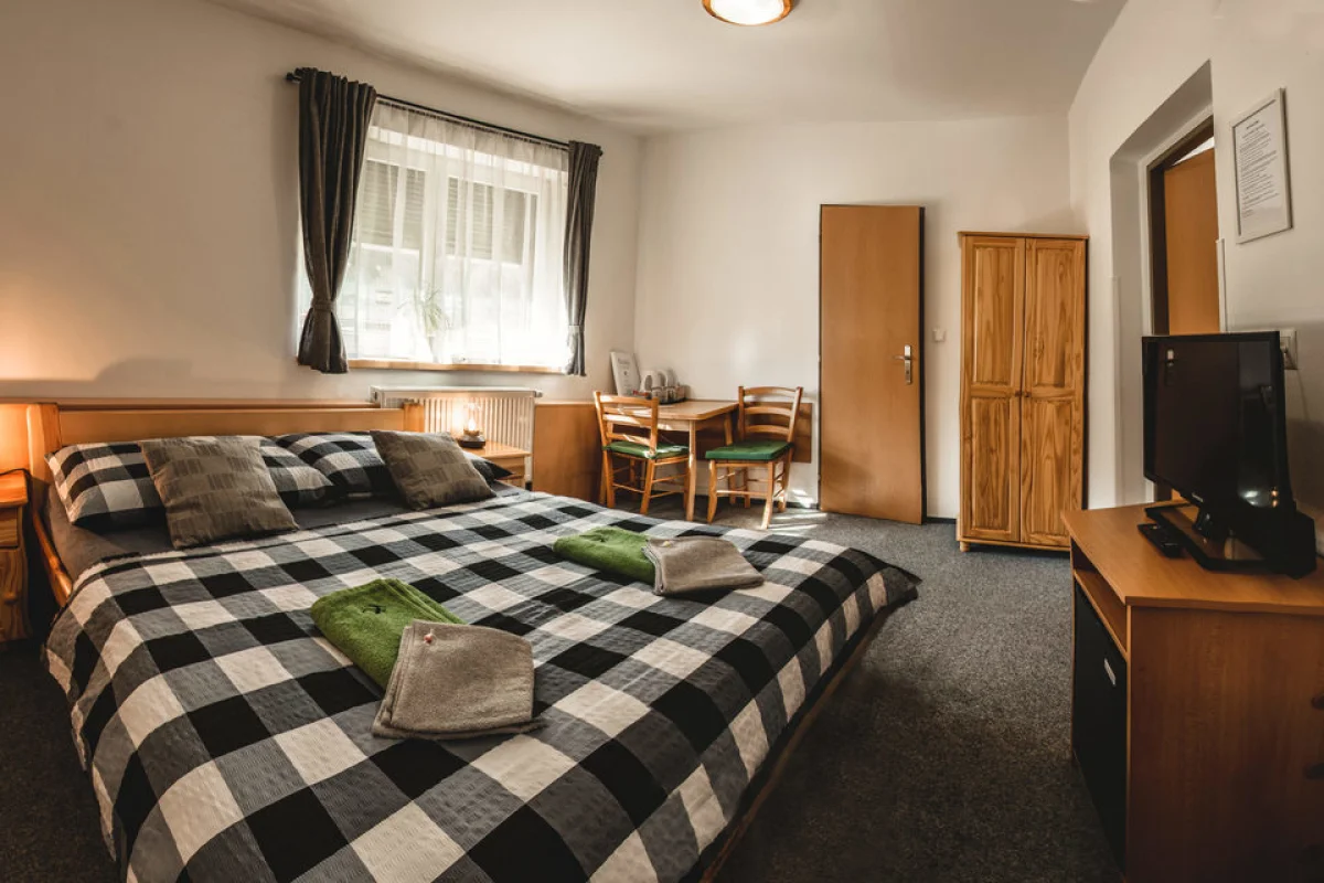 Třídenní pobyt v Českém Krumlově se snídaní a možností dvouhodinové plavby na Lipně - foto 02