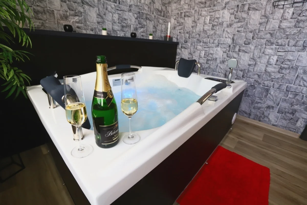 Ubytování ve stylovém Wellness apartmánu Leqwell v centru Uherského Brodu - foto 05