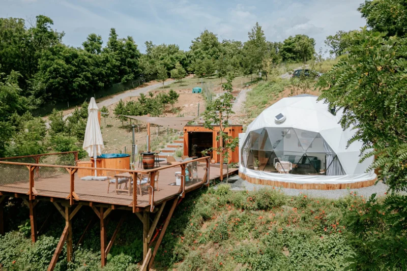 Úžasný Glamping u oveček na venkově jižní Moravy s moderním komfortem, vířivkou i saunou - foto 03