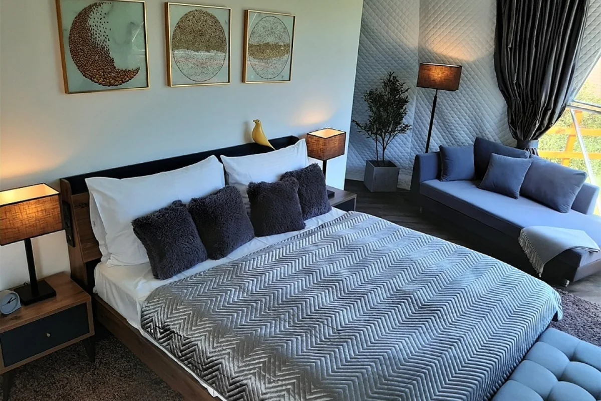 Úžasný glamping v originálním a prostorném Igloo pro 2 osoby - foto 03