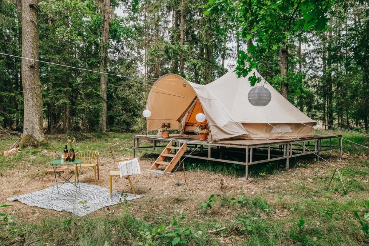 Úžasný glamping v srdci jižních Čech v areálu penzionu Černická obora pro 2 osoby na 2 noci - foto 05