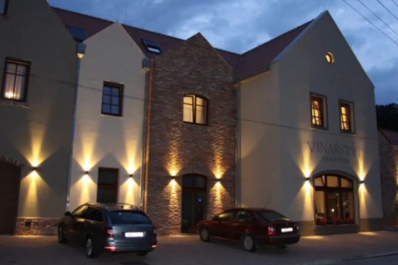 Úžasný pobyt v srdci vinařské oblasti Pálava ve stylovém rodinném Vinařství Peřina pro 2 osoby na 2 noci - foto 02