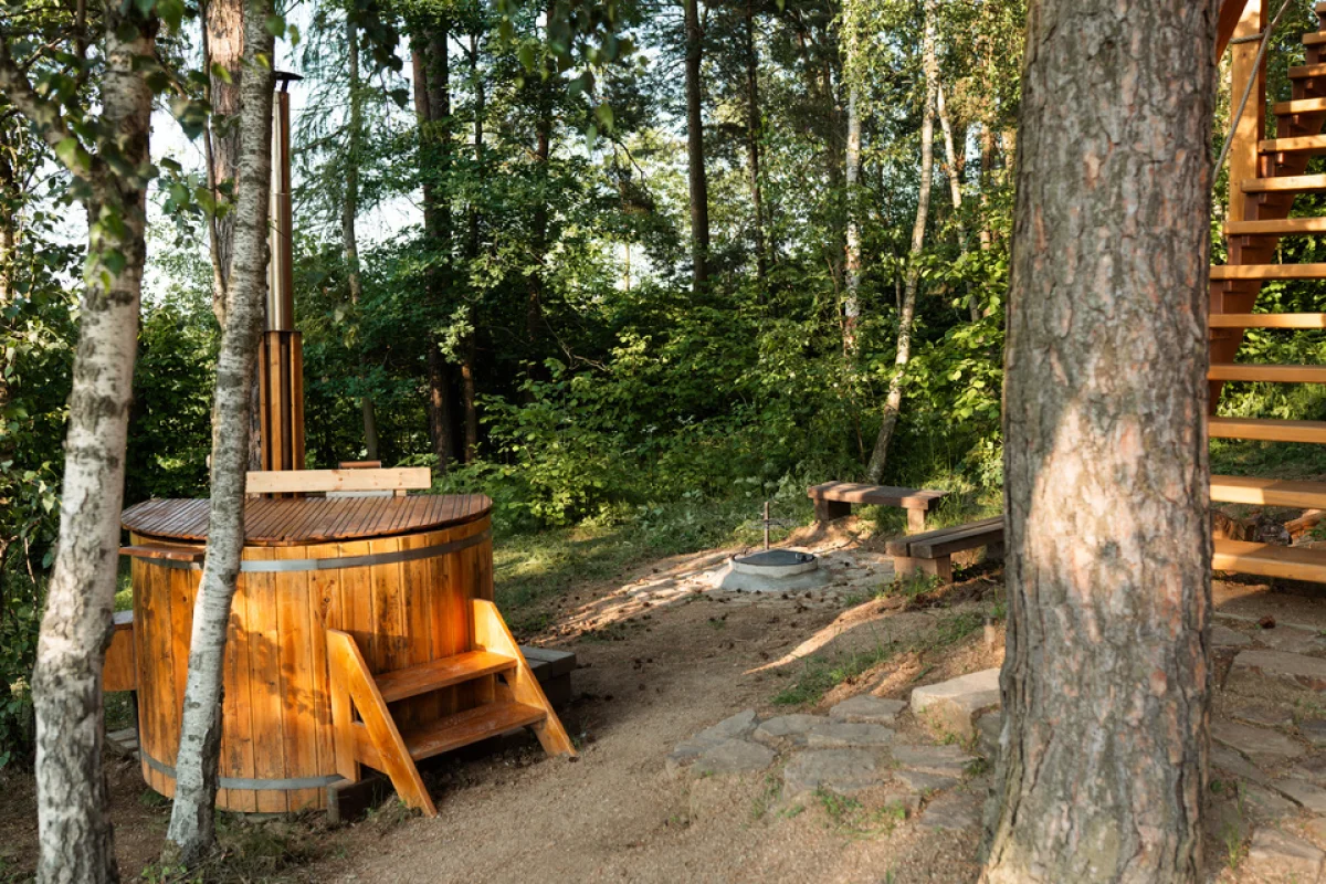 Úžasný relax uprostřed přírody s ubytováním v korunách stromů pro dva - foto 04