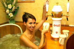 Úžasný wellness pobyt s polopenzí v malebných Beskydech pro dva - foto 01