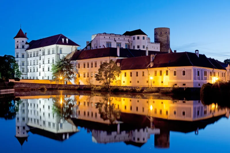Víkendový pobyt v elegantním hotelu Concertino**** s polopenzí pro dva - foto 02