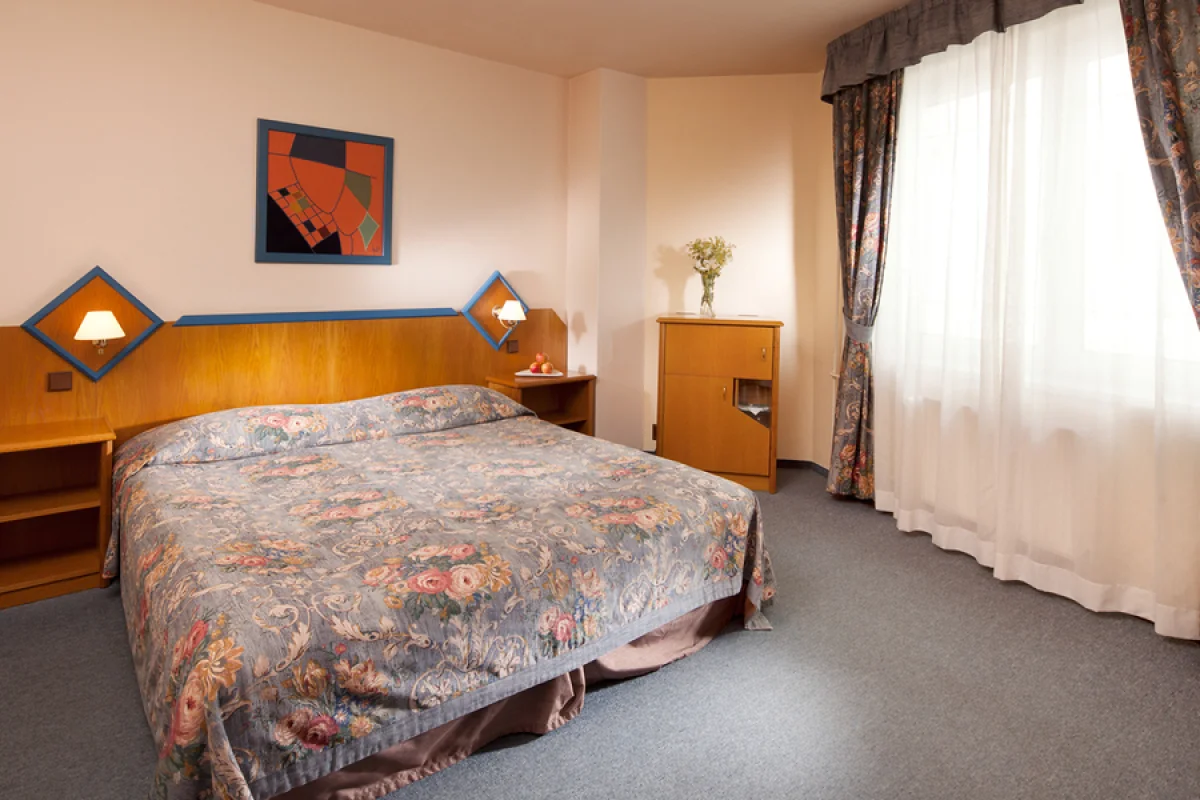 Víkendový pobyt v elegantním hotelu Concertino**** s polopenzí pro dva - foto 04