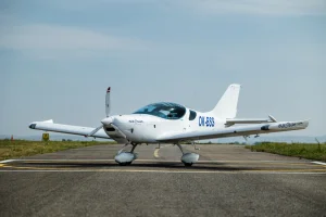 Vyhlídkový let nad Brnem a okolím letounem PS-28 Cruiser pro 1 osobu - foto 01