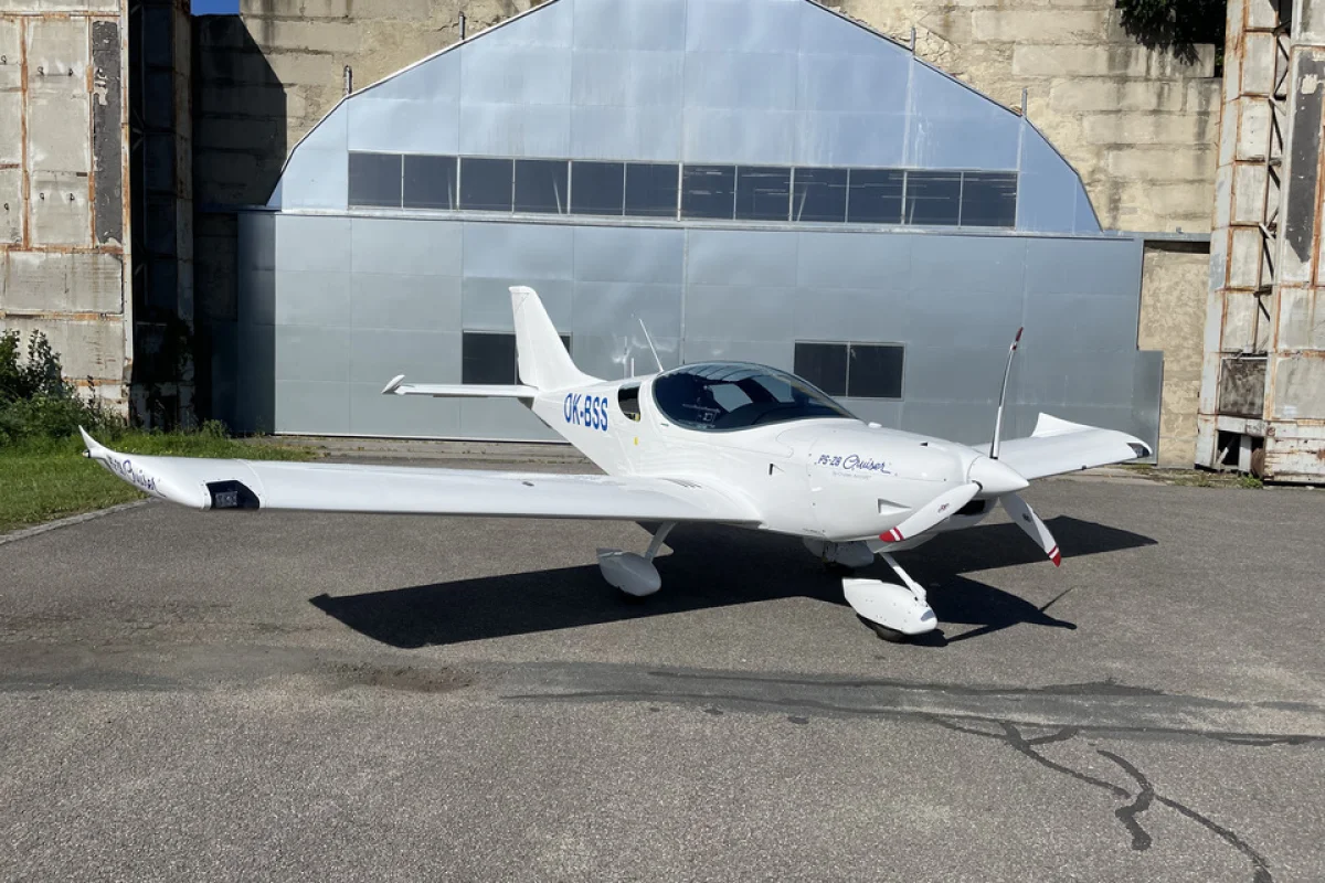 Vyhlídkový let nad Brnem a okolím letounem PS-28 Cruiser pro 1 osobu - foto 02