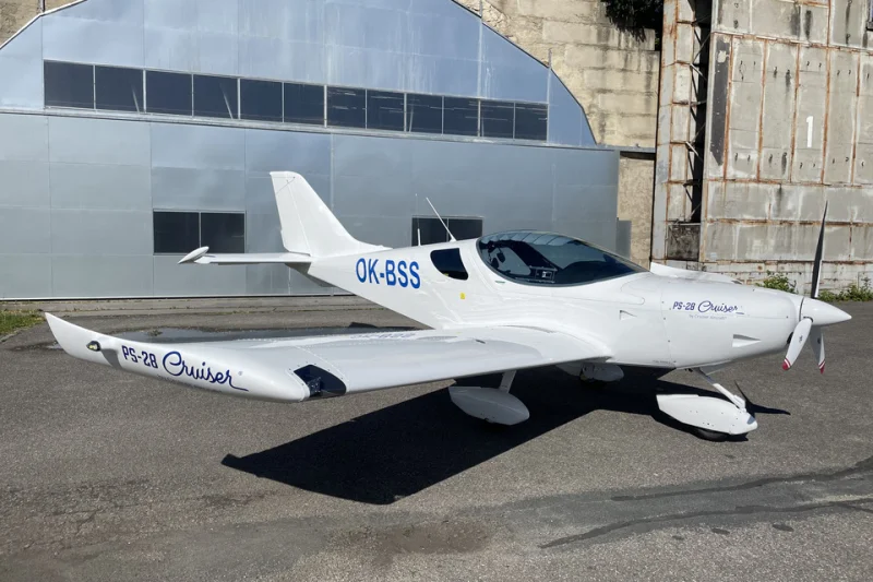 Vyhlídkový let nad Brnem a okolím letounem PS-28 Cruiser pro 1 osobu - foto 03