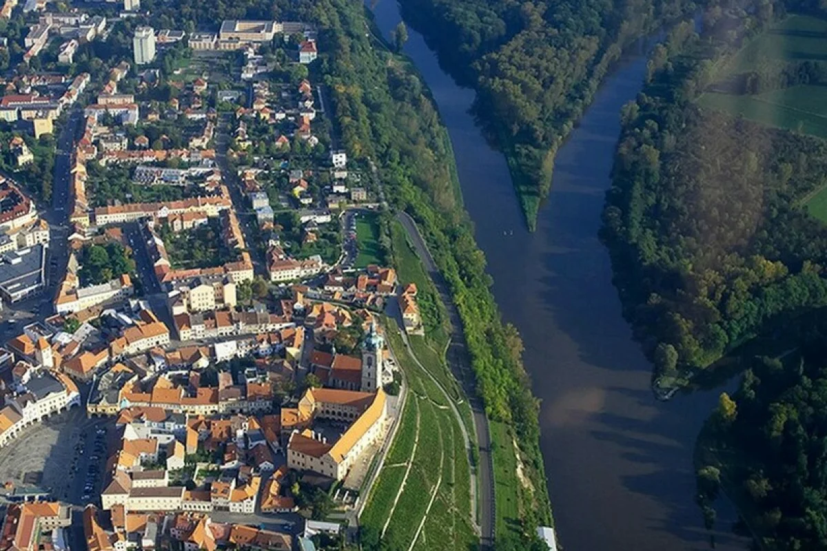 Vyhlídkový let nad Prahou Západ - foto 05