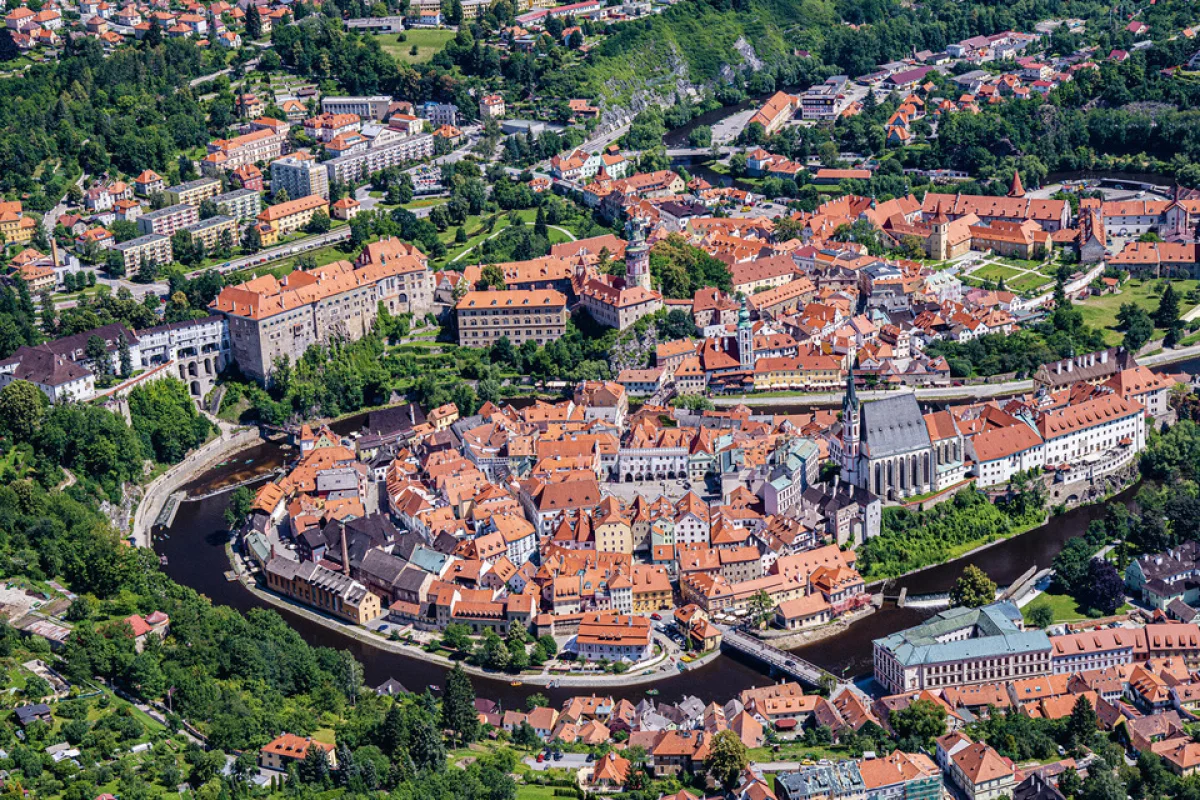 Vyhlídkový let nad zámky jižních Čech a divokou Šumavou - foto 03