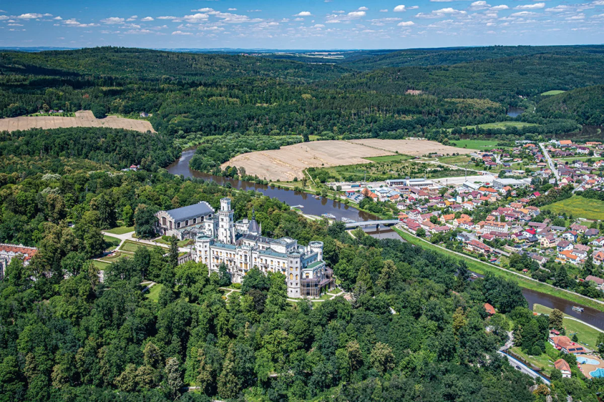 Vyhlídkový let nad zámky jižních Čech a divokou Šumavou - foto 04