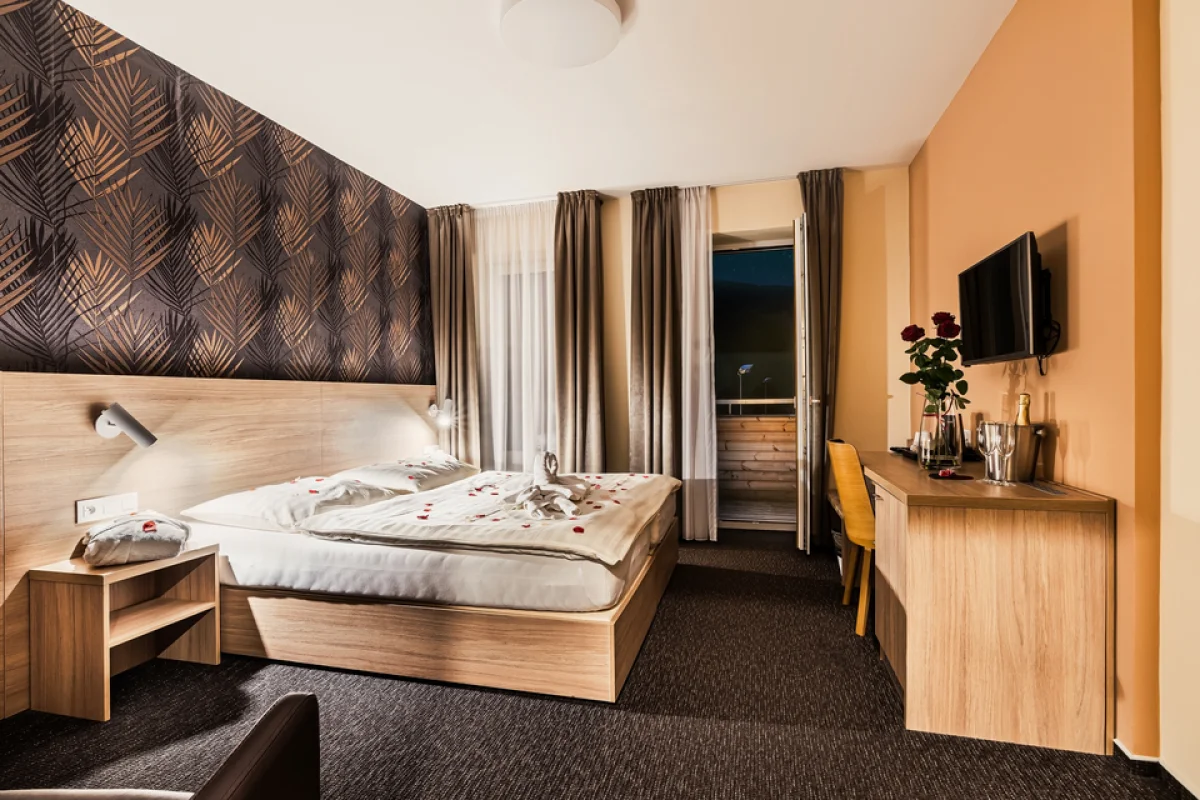 Wellness pobyt v hotelu Helios v Jeseníkách s polopenzí a volným vstupem do wellness pro 2 osoby na 2 noci - foto 04