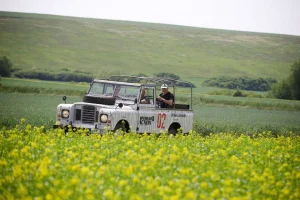 Základy offroadové jízdy v legendárním Land Roveru nebo Mercedesu G - foto 01