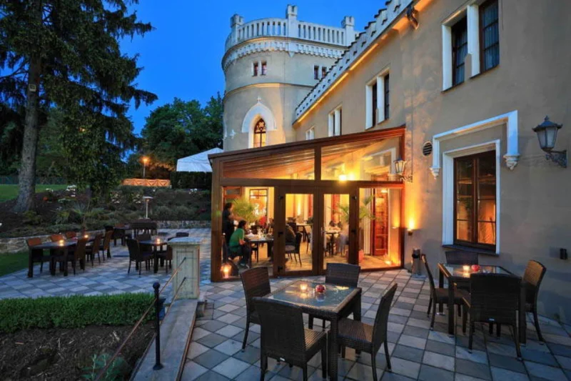 Zámecké 6chodové menu + privátní wellness pro 2 osoby - foto 02