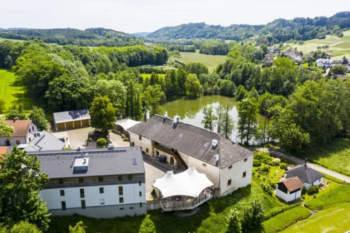 Zámecký wellness pobyt se snídaní, masáží a 3chodovou večeří na Chateau Orlice pro 2 osoby - foto 02