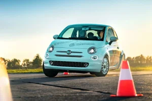 Zážitková jízda Fiatem 500 Ellenator pro řidiče od 14 let - foto 01