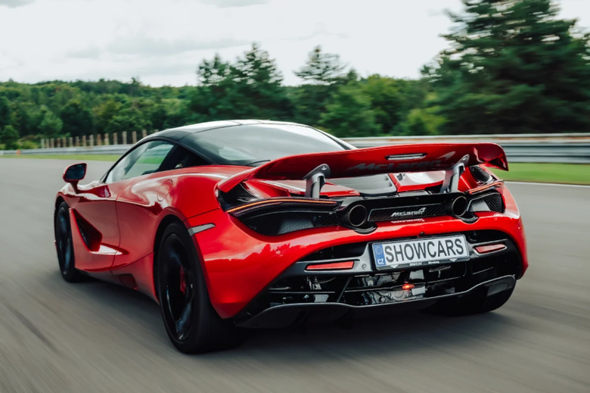 Zážitková jízda ve voze McLaren 675 LT - foto 03