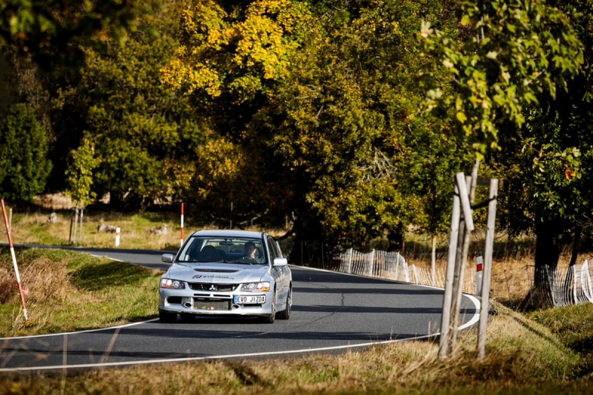 Zážitková rally jízda v Mitsubishi Lancer EVO IX - foto 10