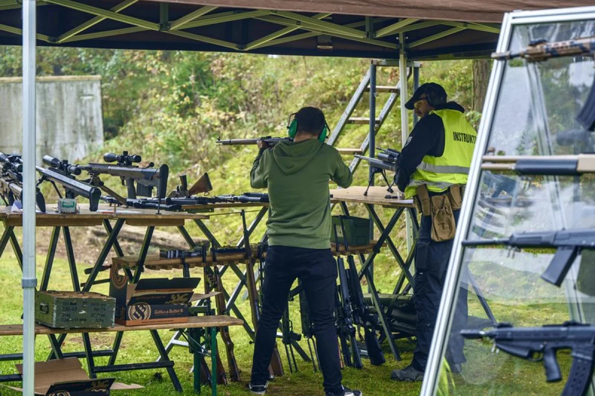 Zážitková střelba: Megabalíček - 24 zbraní - foto 05