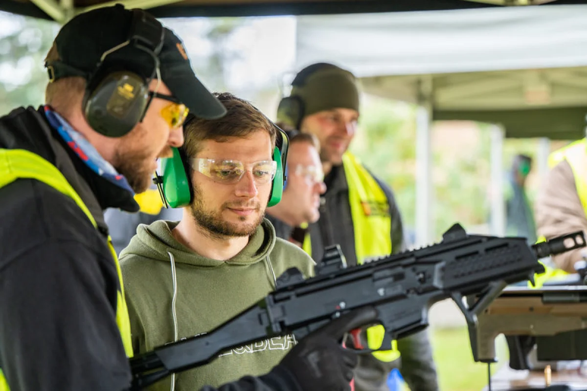 Zážitková střelba: Speciální jednotky - 10 zbraní - foto 03